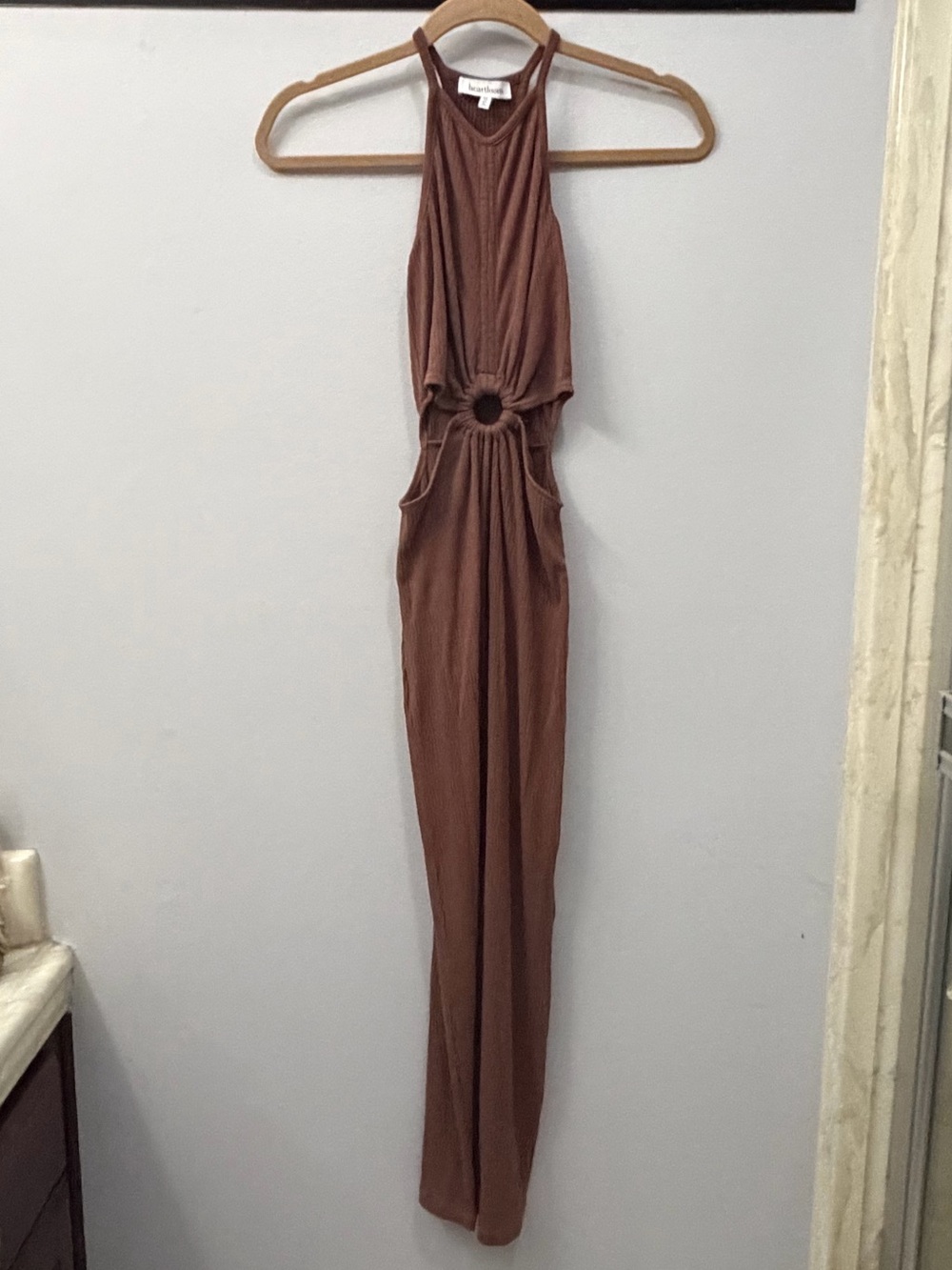 HEARTLOOM WOMENS HALTER KEYHOLE CUT-OUT MIDI DRESS, SIZE X-SMALL, BROWN